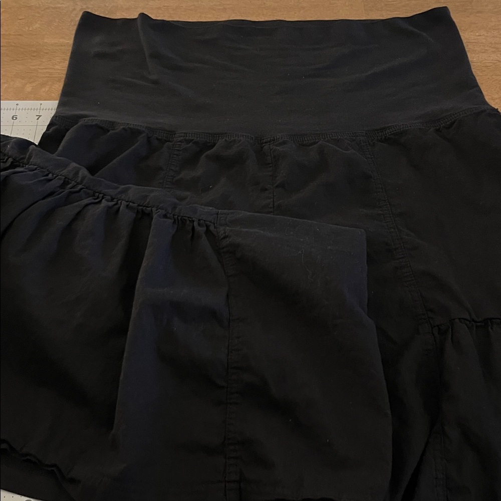 XCVI Black flowy gaucho style pants